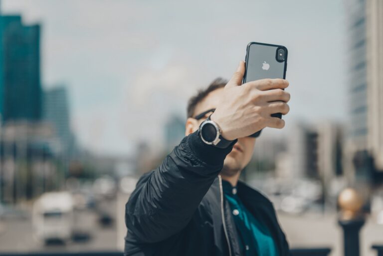 Sådan bliver du en mandlig influencer